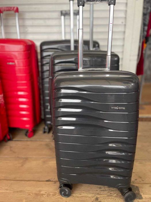 Валіза, чемодан на колесах «Three Birds»