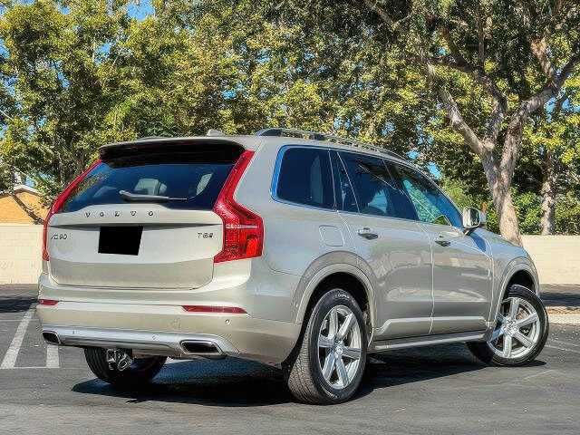 2016 Volvo XC90 T8 eAWD Momentum