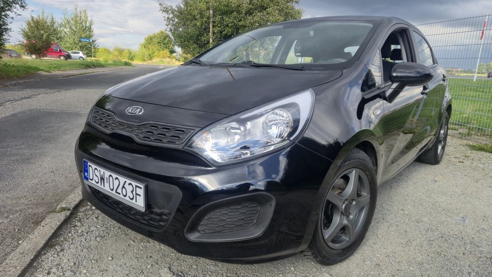 Zadbana Kia Rio ** Benzyna ** Klima ** Niski Przebieg