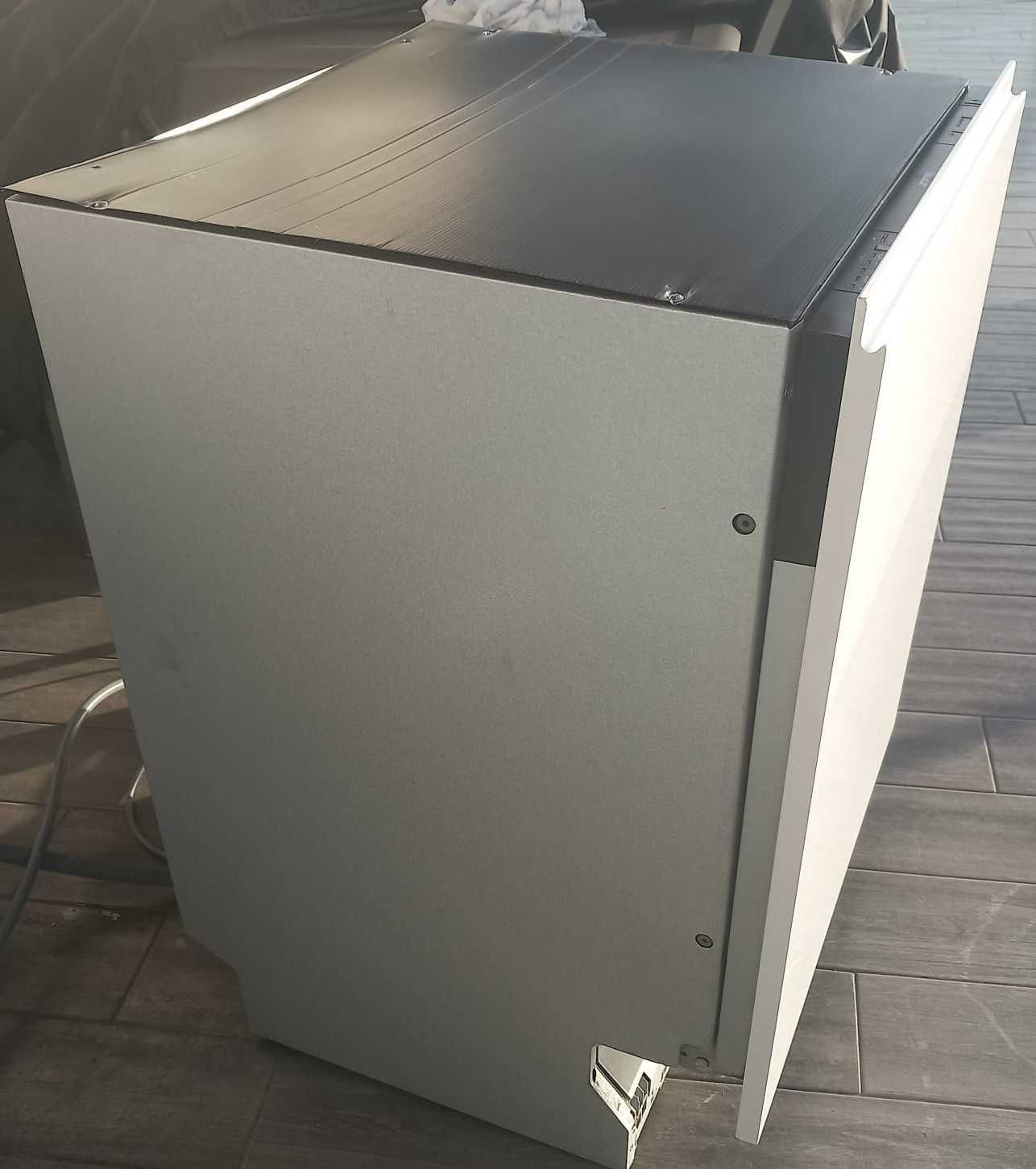 Máquina de lavar loiça SMEG STA6449 de encastrar - usado em bom estado