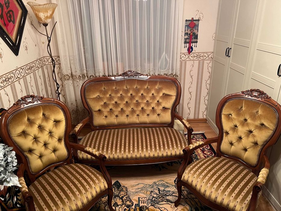 Włoskie Stylowe Meble dwa fotele oraz kanapa super stan