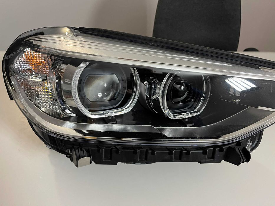 Farol Luz Xênon  IX3 completo com Pequeno defeito