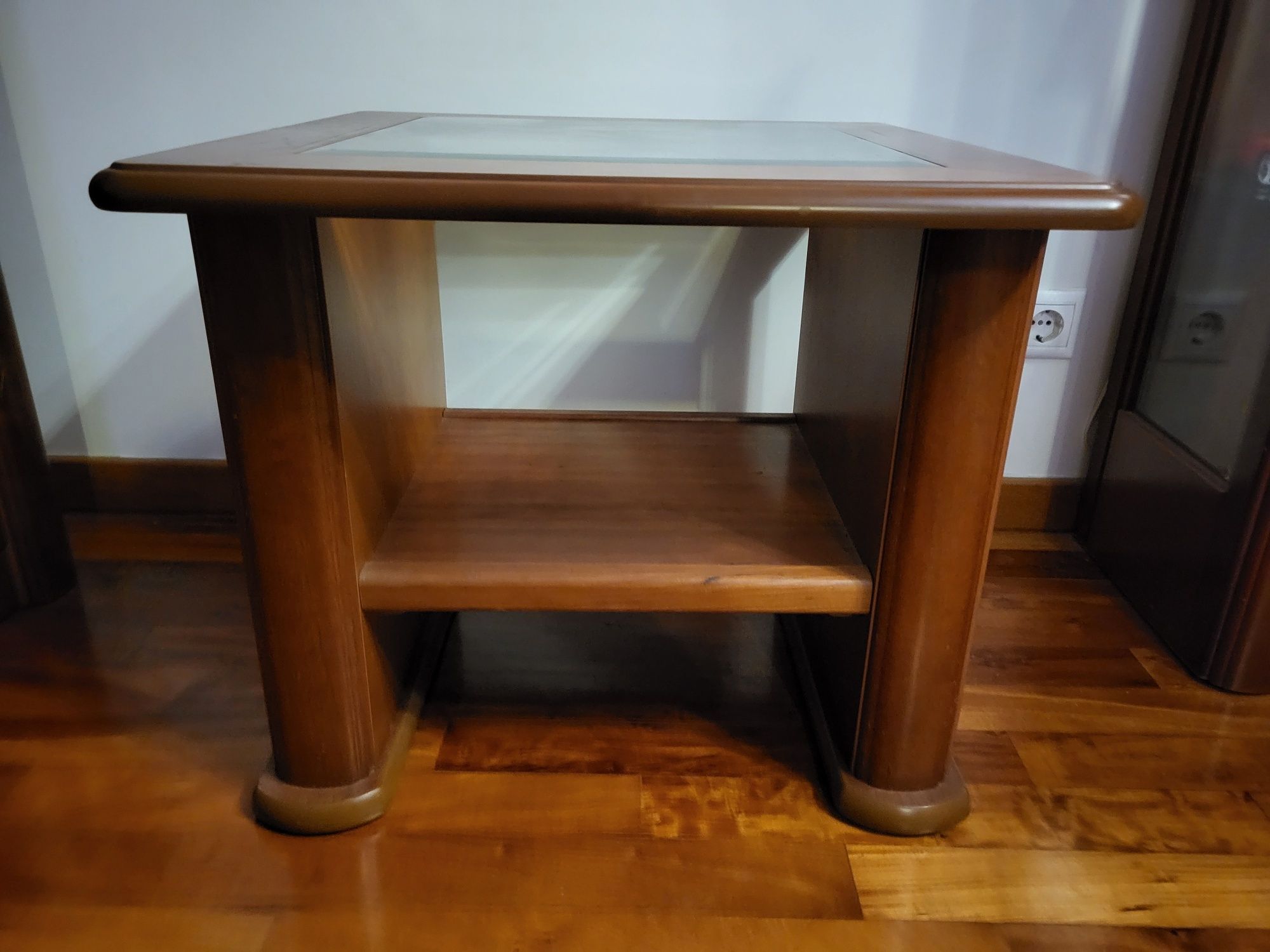 Mesa apoio cerejeira.