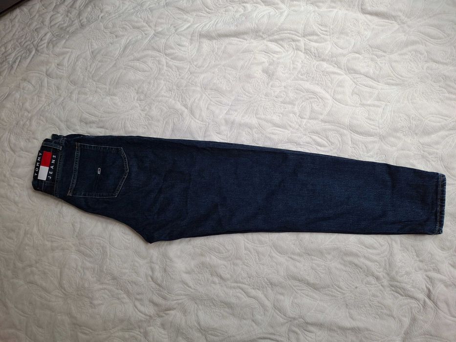 Tommy Jeans granatowe jeansy Mom Ultra high rise wysoki stan 25x32
