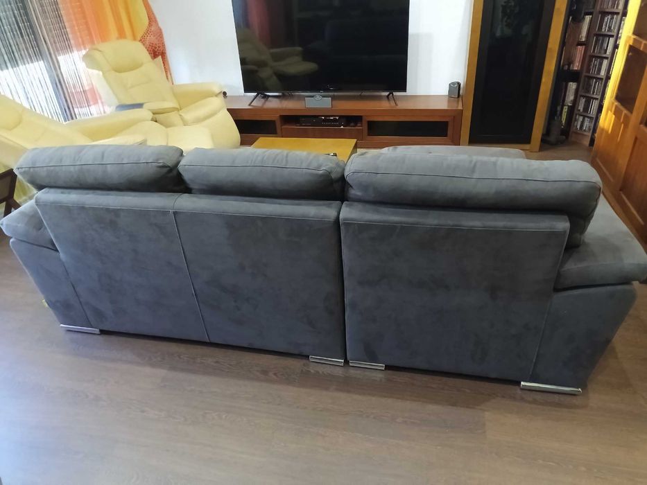 Sofá com chaise long