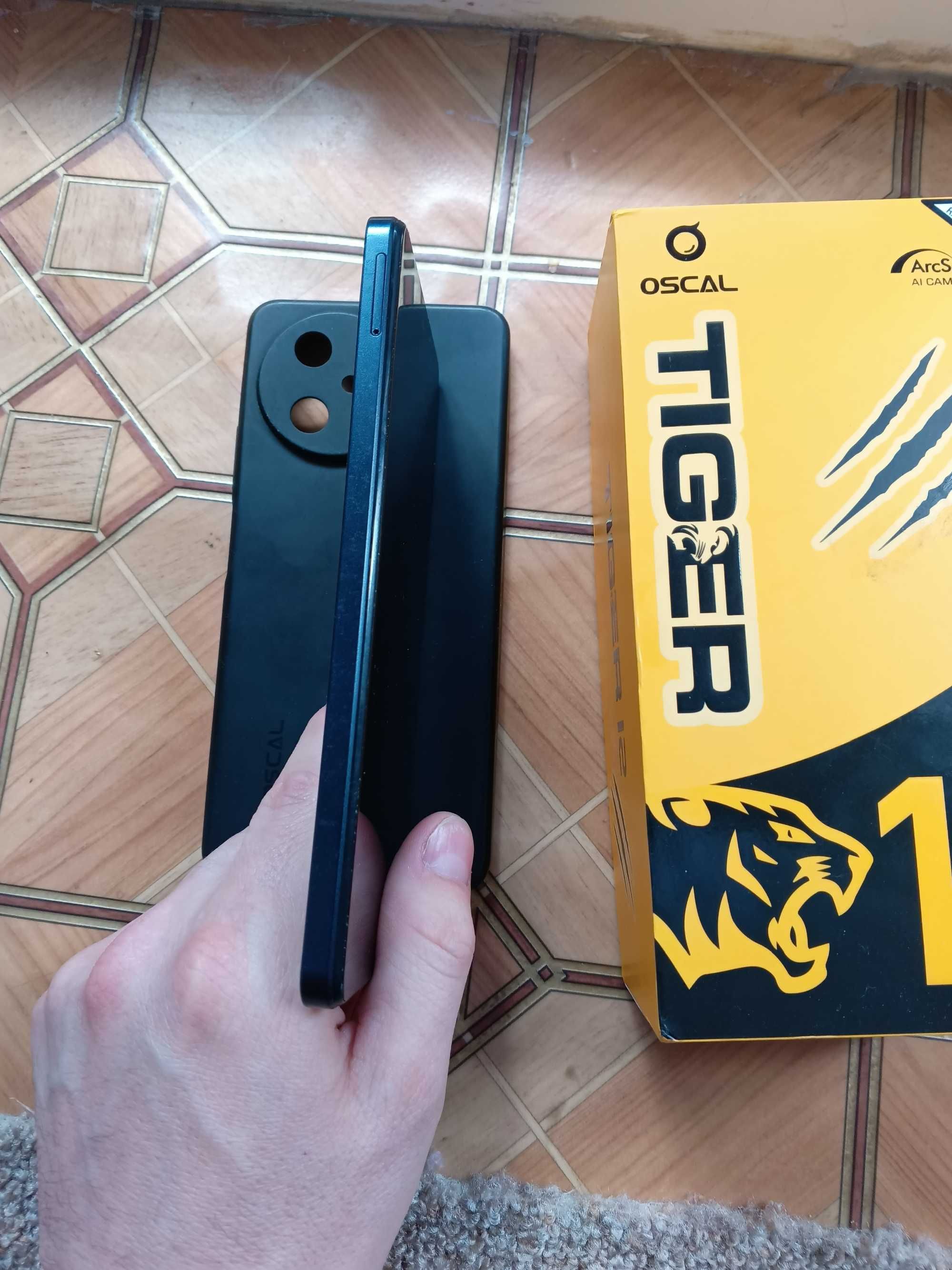 Oscal Tiger 12/8.128Гб,120Hz,Nfc