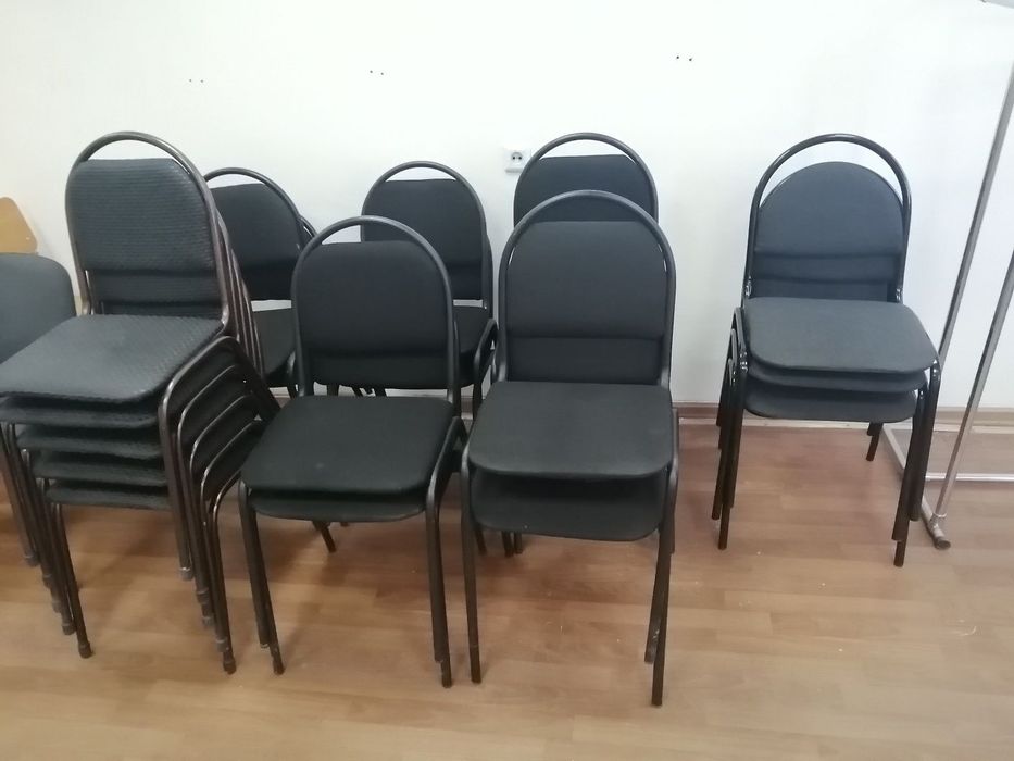 Офісні стільці, офісні меблі