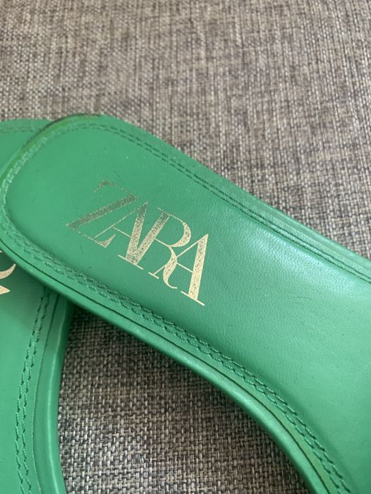 Klapki zielone Zara