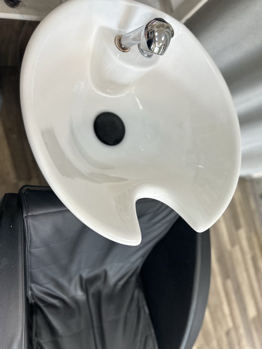 Fotele fryzjerskie oraz myjka