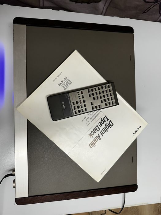 Magnetofon cyfrowy  DAT SONY DTC-57ES