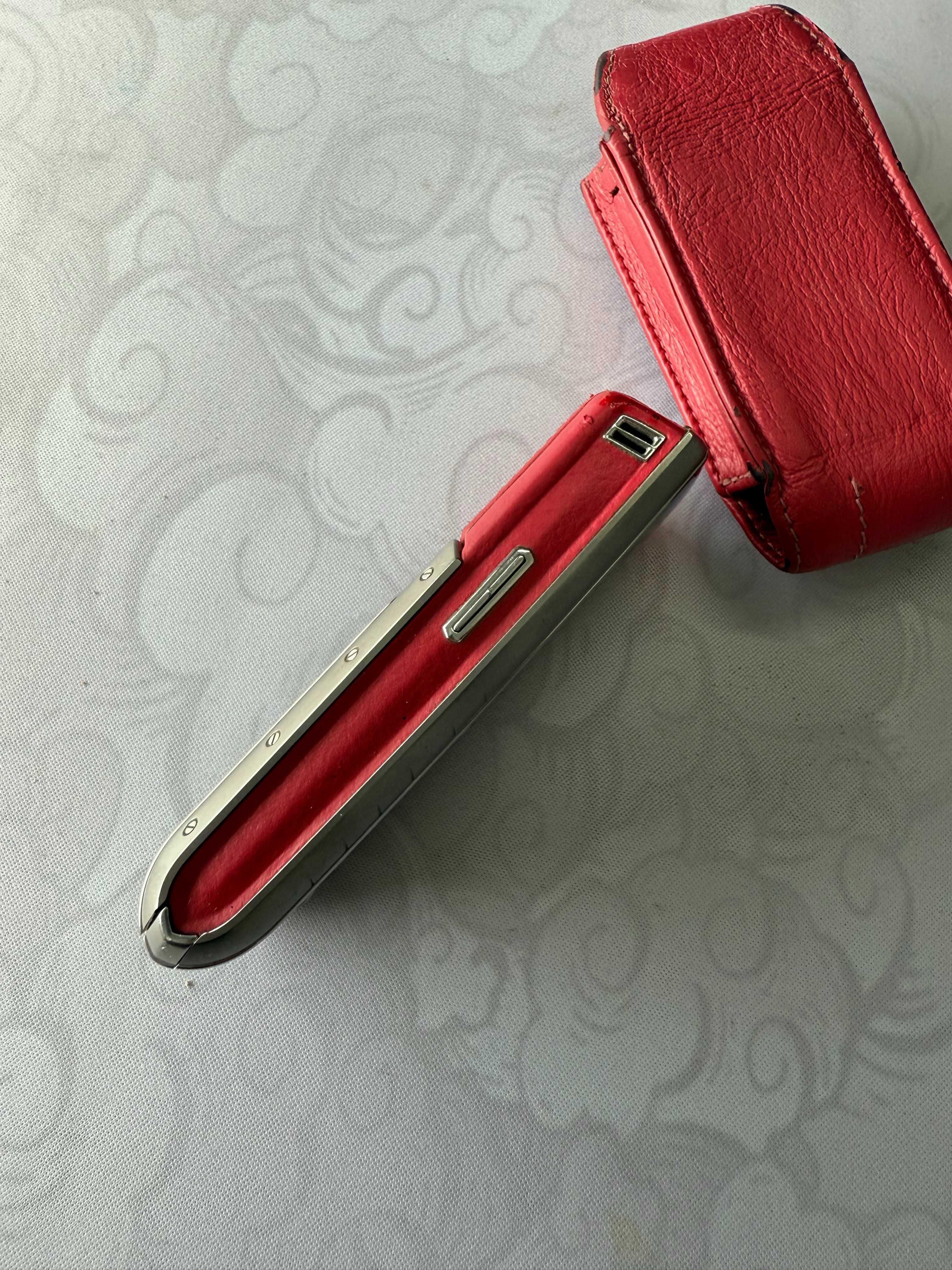 Vertu Ascent Special edition Strawberry.