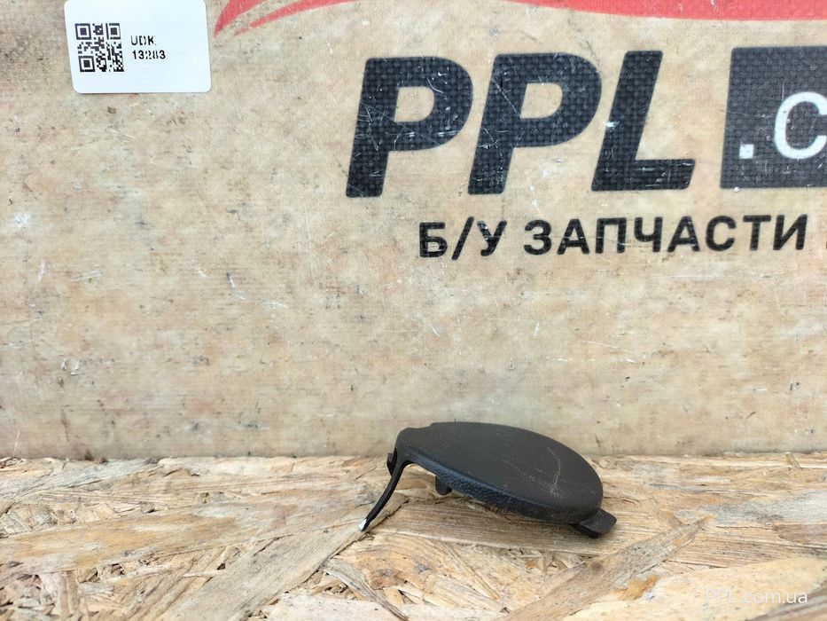 VW Golf Plus 2005-2009 заглушка крюка заднего бампера 5M0807441