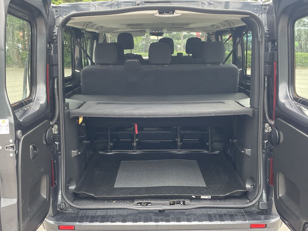 Wnajem Busa 9 os. Renault Trafic 2023 Narty/Wakacje/Transport osób