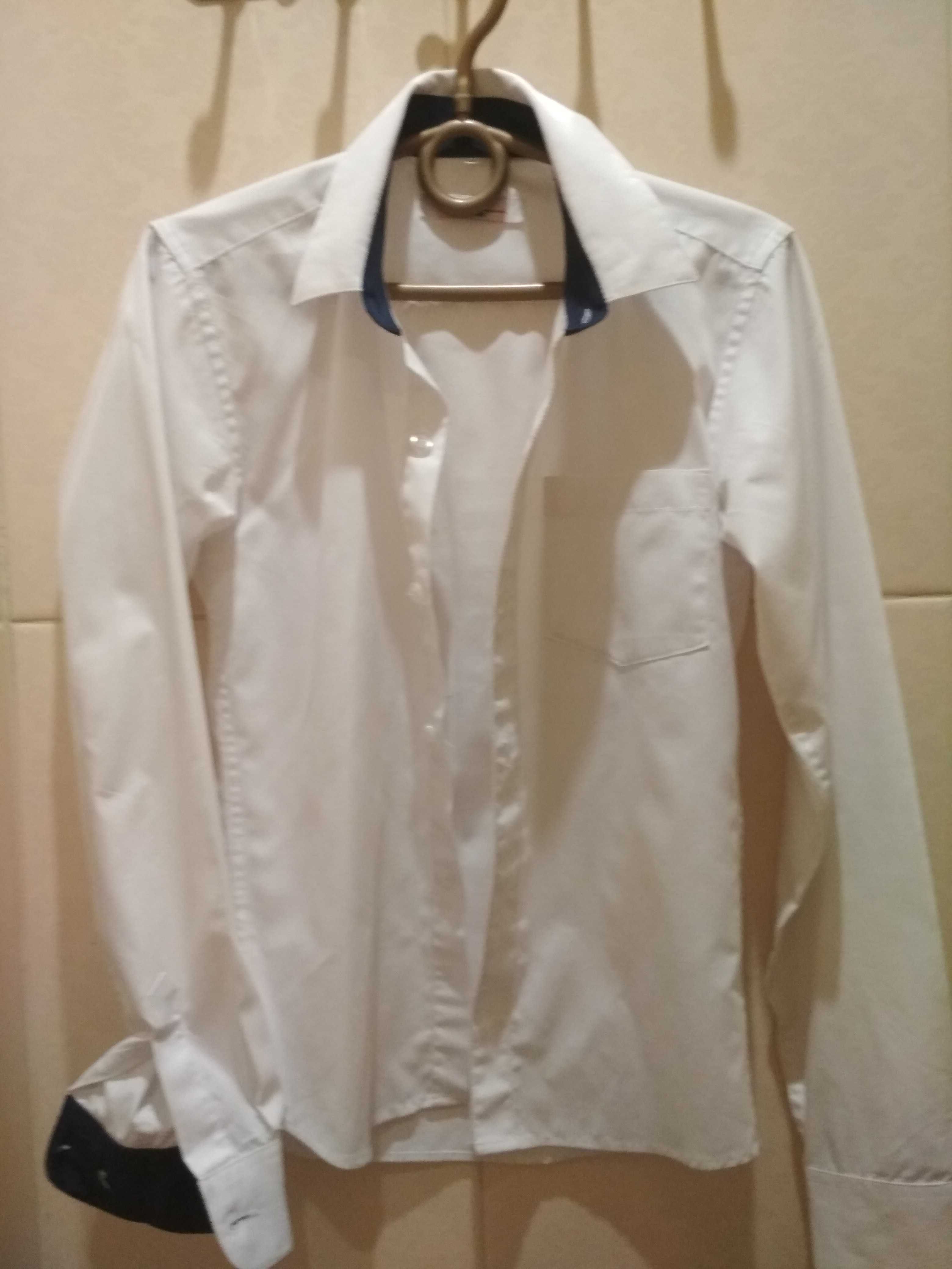 Нарядна біла сорочка для хлопця на свято ,на стандартну фігуру,на 7 р.