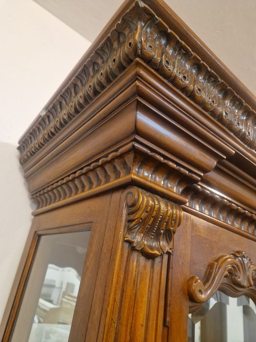 Piękna włoska witryna z drewna!