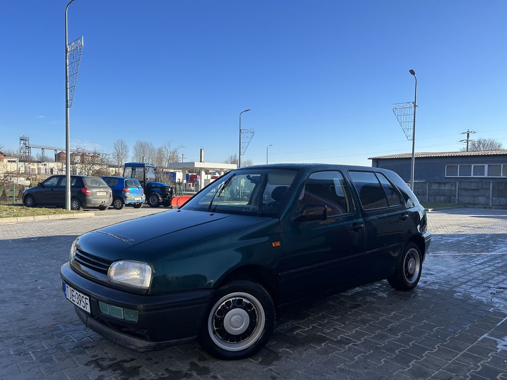 Volkswagen Golf 1.6 75KM LPG