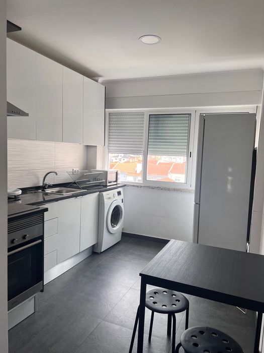 Quarto  para casal com contrato todas as despesas incluídas no cacem