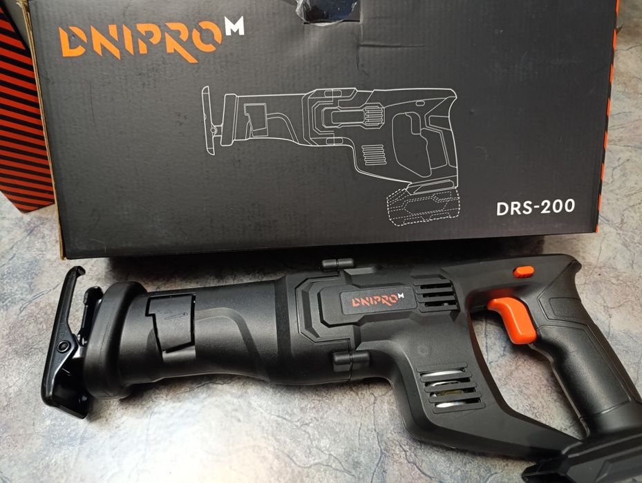 Продам сумку, дрель-шуруповерт, гайковёрт,болгарку,сабельная пила