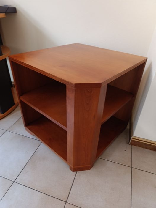 Grelhador, espremedor de laranja e outros