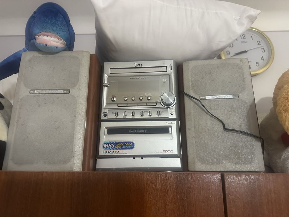 Radio usado como novo quem quizer diga ele da um som muito alto