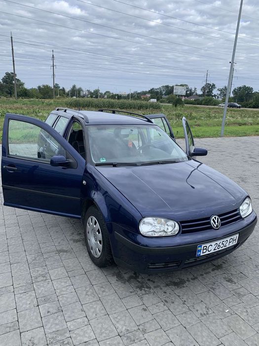 Volkswagen гольф 4 універсал, 2004 року.