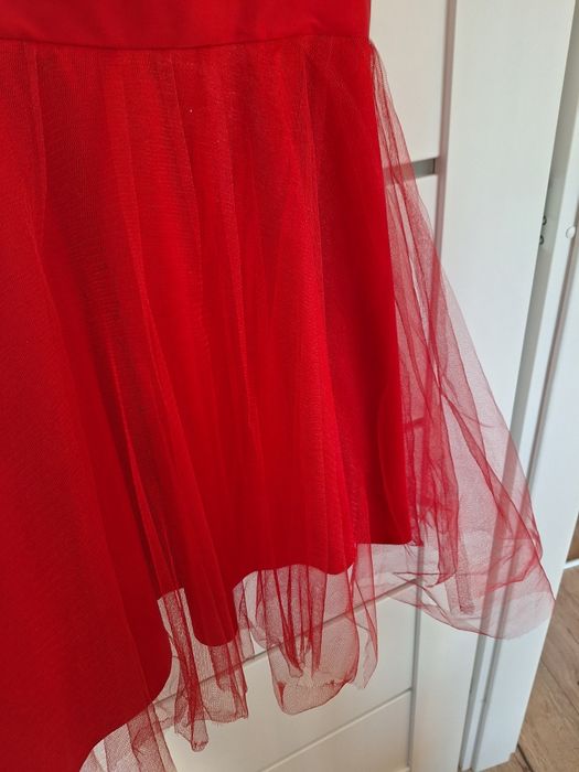 Sukienka czerwona z tiulem