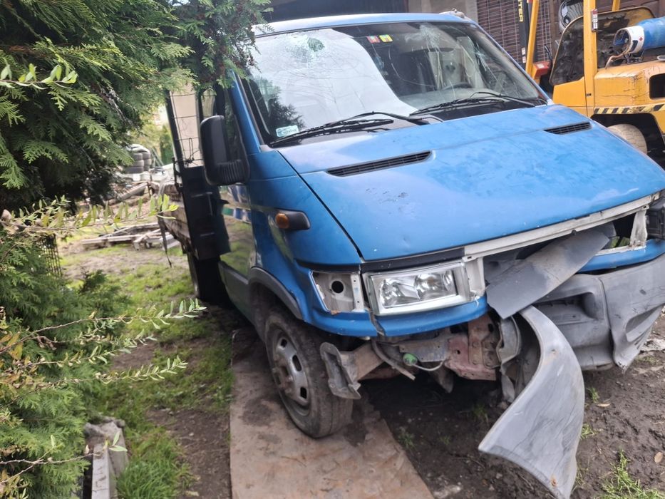 Iveco wywrotka kiper 2.8 CR  pali uszkodzony .