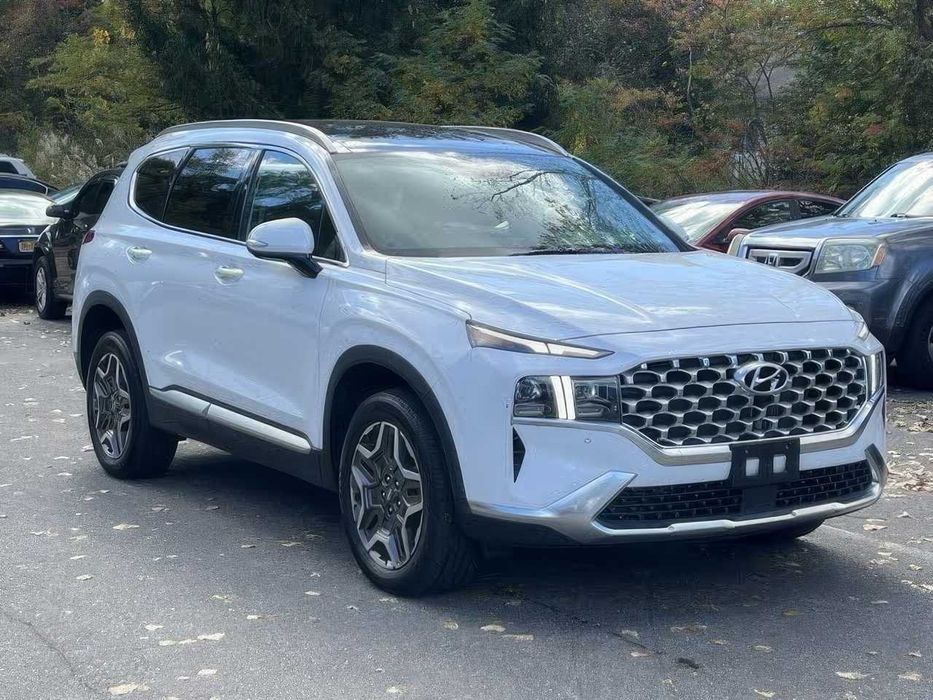 Hyundai Santa Fe Limited      2023