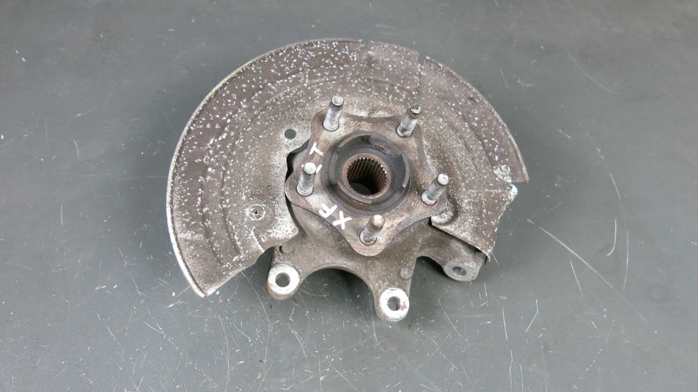 Jaguar XF X250 lift 2.2d piasta lewy tył tylna