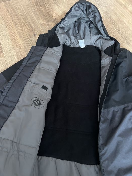 Нова чоловіча тепла куртка Quechua ( розмір S)