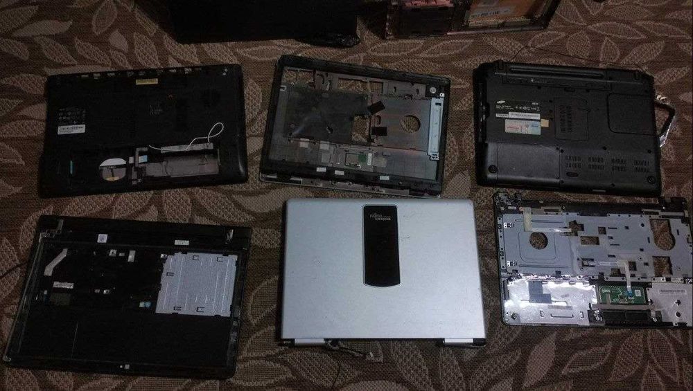 Запчастини від ноутбуків + екран Siemens Fujitsu одним лотом