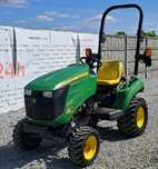 John Deere 1023E  John Deere 1023E 2014 rok Traktorek ogrodowy komunalny
