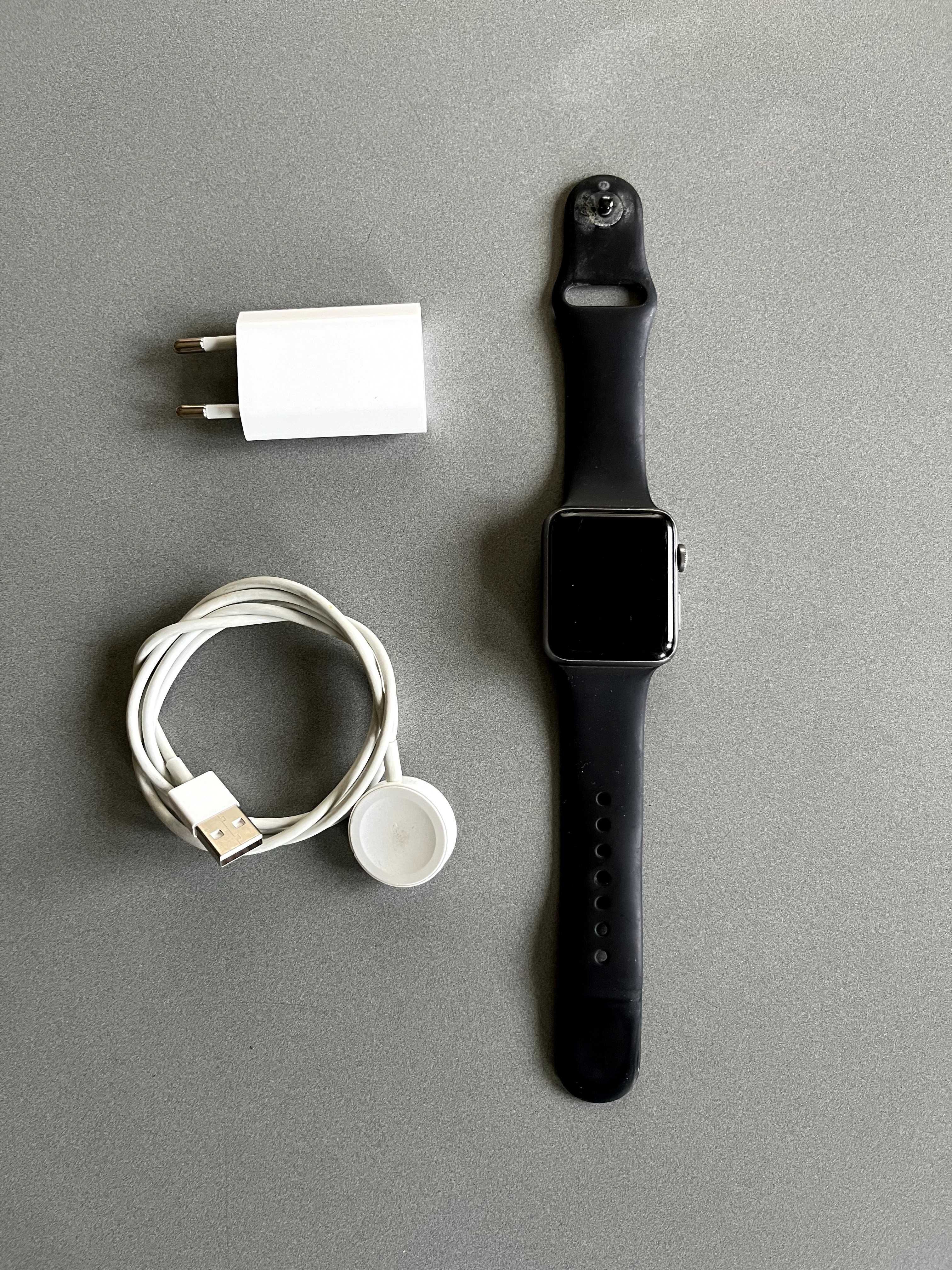 Apple Watch Series 2 Aluminium 42 mm z paskiem sportowym i ładowarką