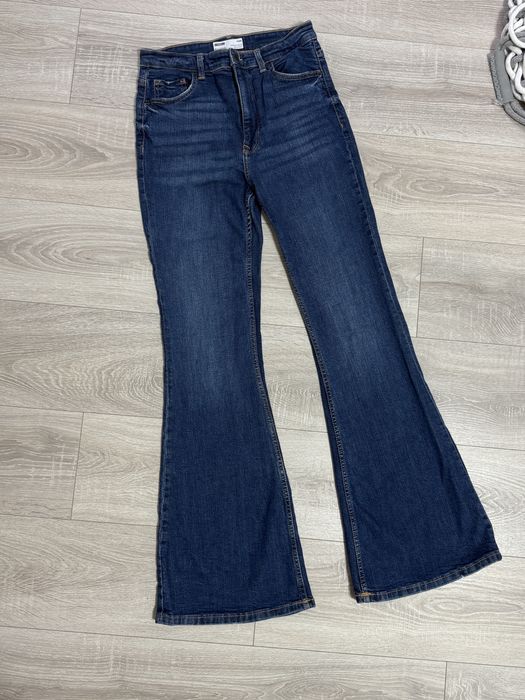 Джинси Bershka.