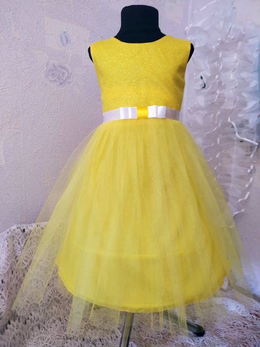 Платье желтое на девочку 4-6 лет. Сукня Сонечко