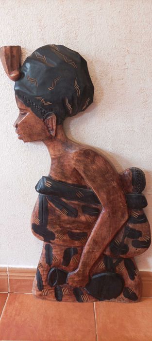 Figuras em madeira