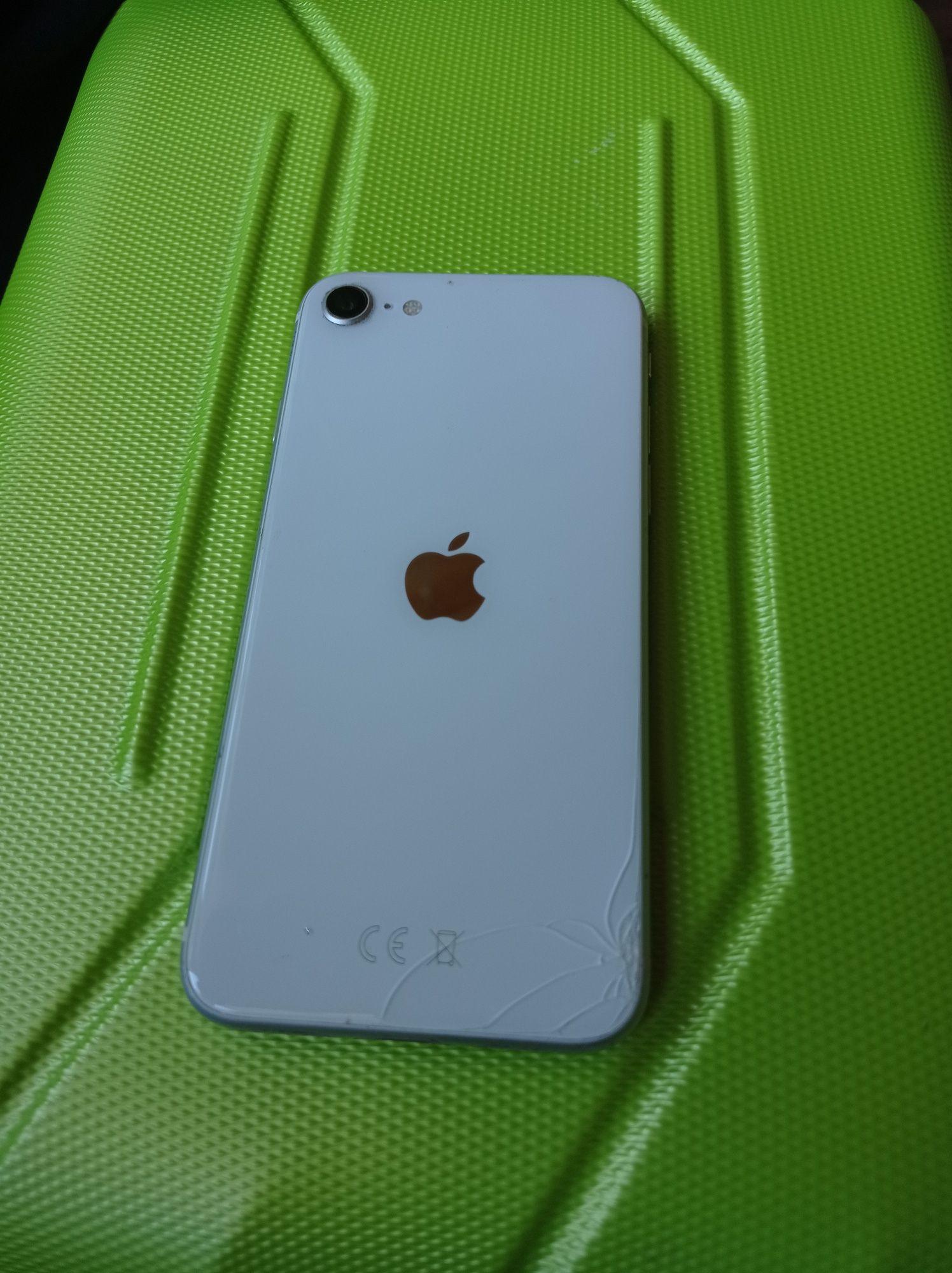 iPhone SE smartfon