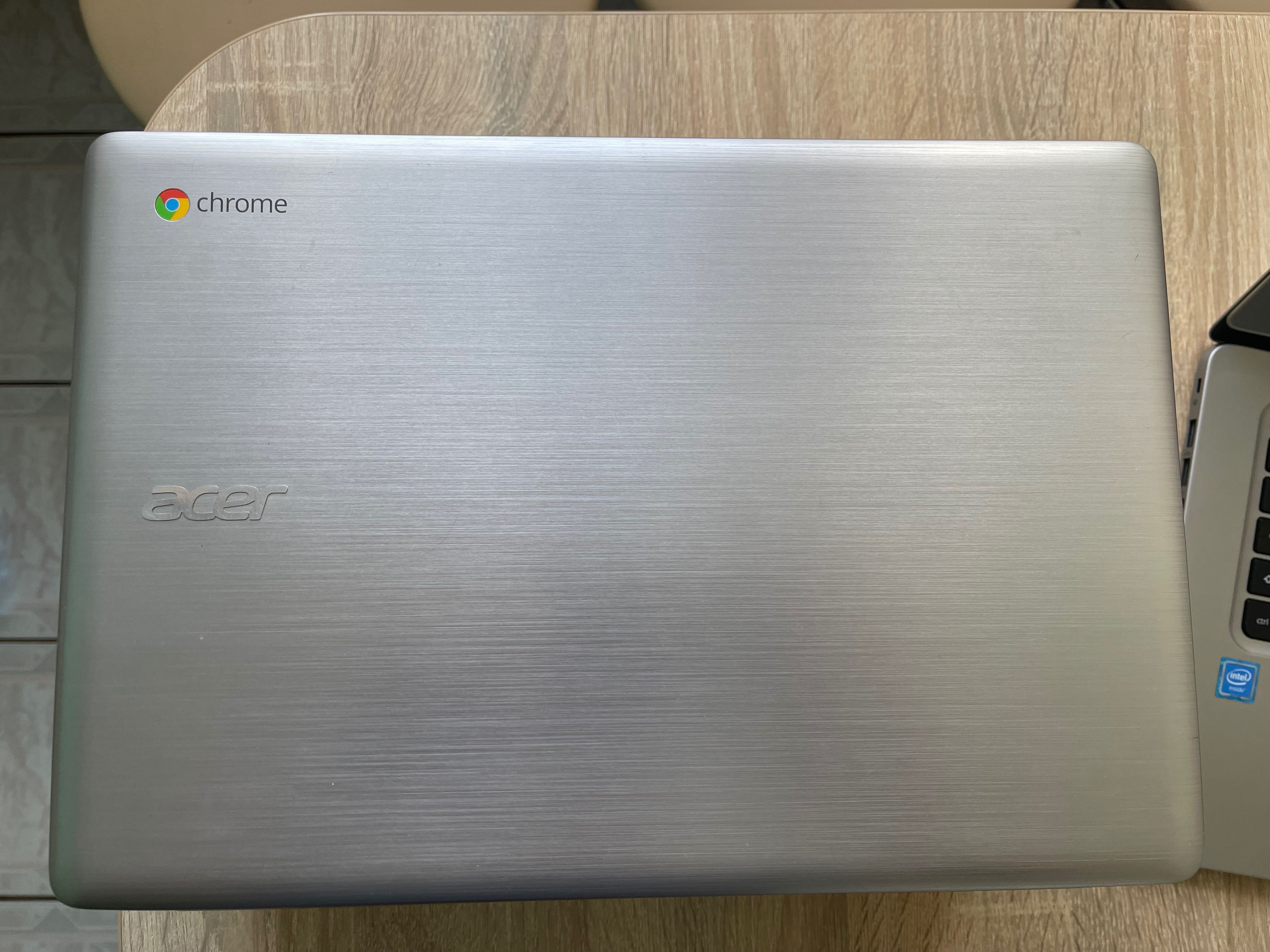 Laptop Acer stan bardzo dobry.
