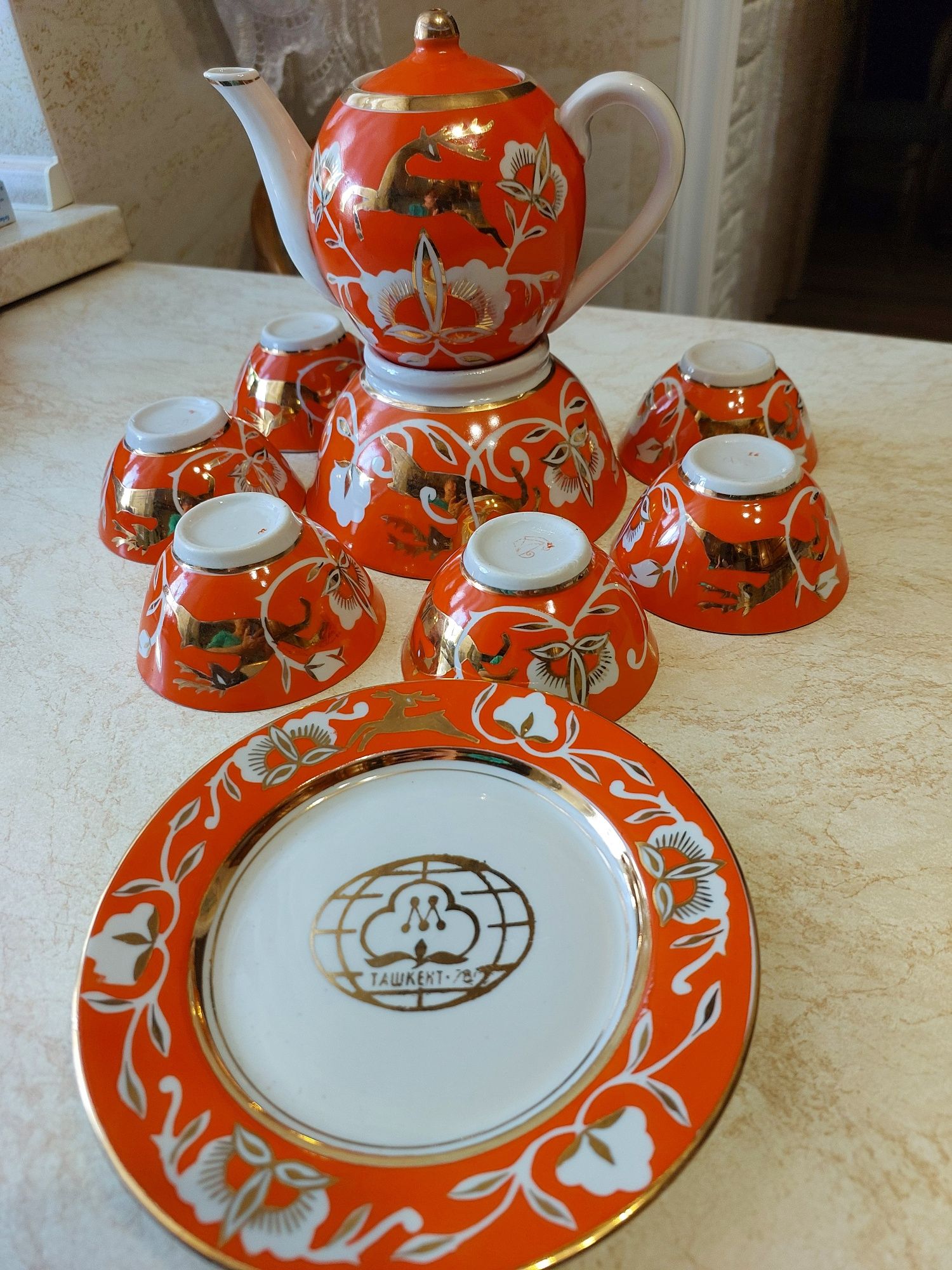 Продам     сервиз.