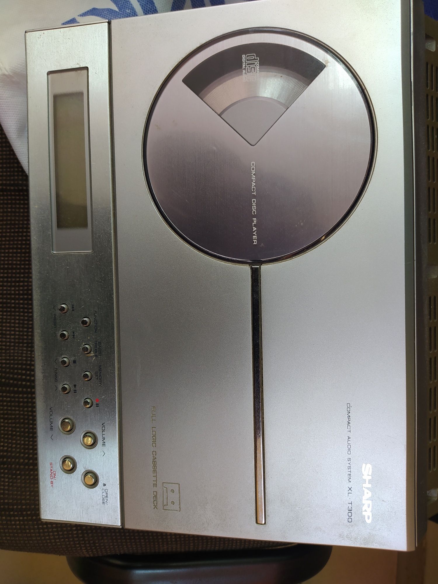 Музыкальный центр Sharp XL-T300
