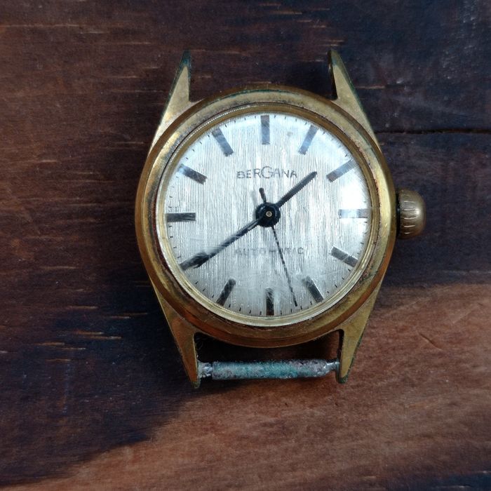Часы Bergana позолоченные