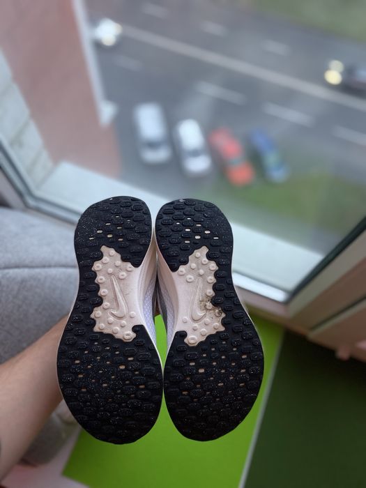 Кросівки жіночі NIKE Revolution 7