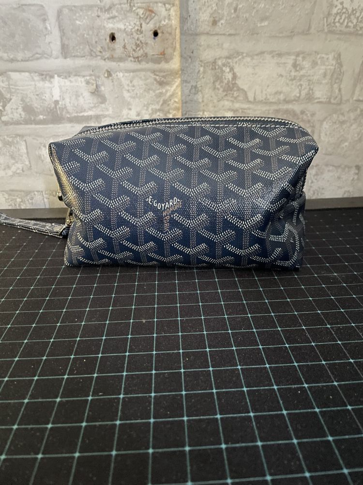 Vendo bolsa de higiene/ arrumações goyard