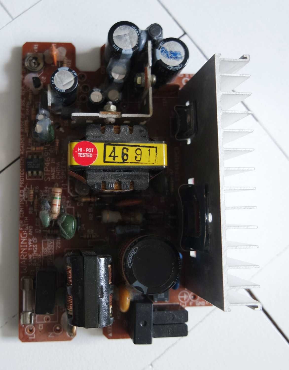 Amiga 600 commodore komputer stary do gier Pang