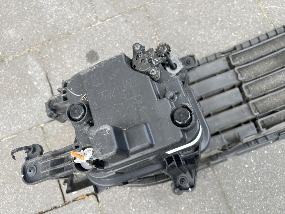 KRATKA W ZDERZAK Przód ŚRODKOWA KIA OPTIMA 15-  plus halogeny led