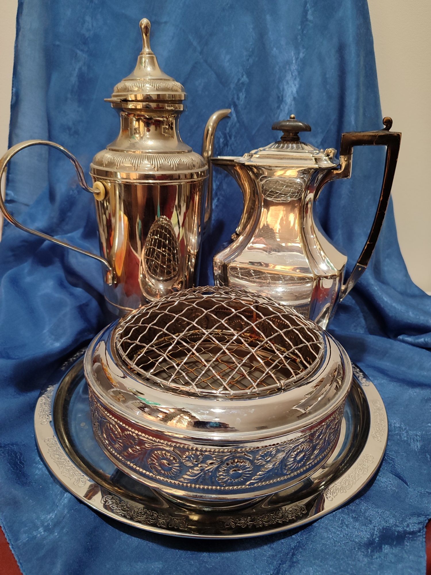Вінтажна ікорниця куля чайник