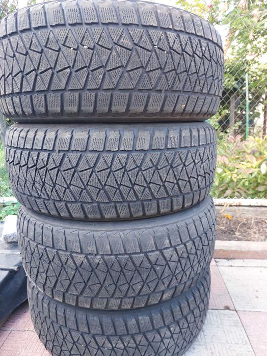 Продам комплект зима 235/55/R18 BRIDGESTONE Японія.