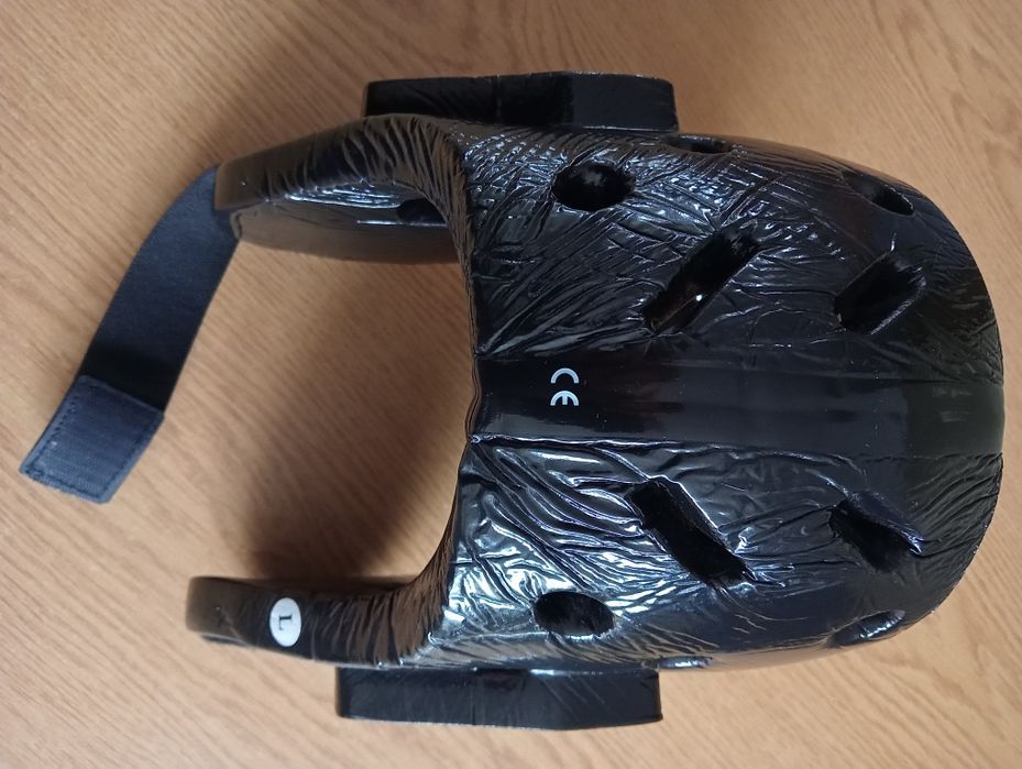 Ochraniacz głowy do sportów walki Blitz, rozmiar L
