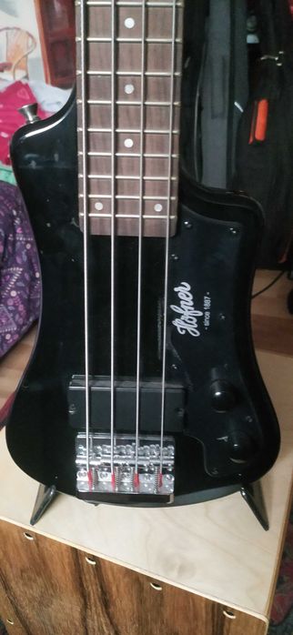 baixo hofner super portátil, como novo!