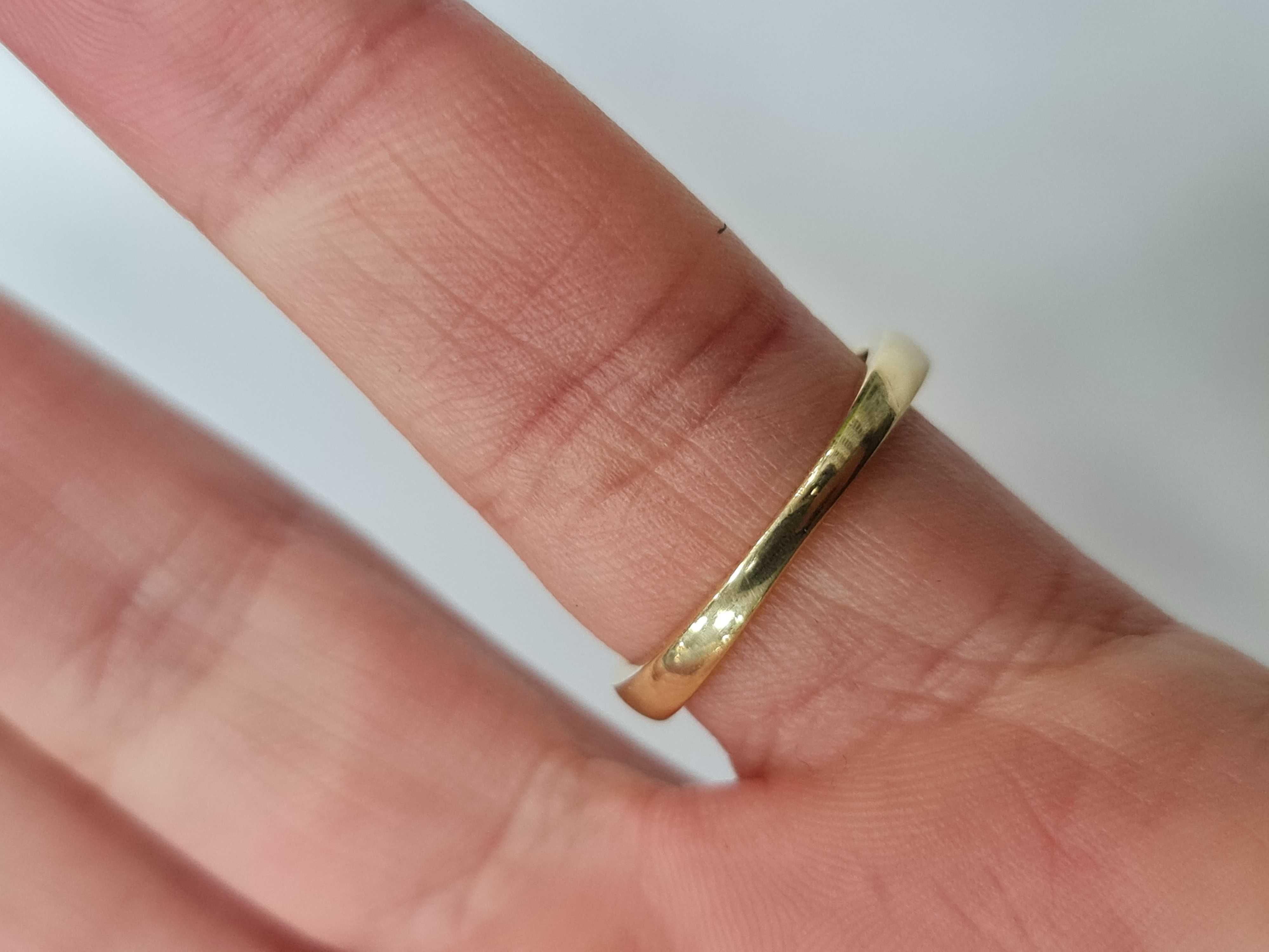 0.54 CT! Piękny złoty pierścionek/ 750/ 4.10 gram/ R15.5